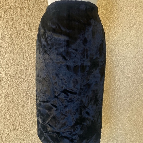 She Pencil Back Split Rich Black Velvet Skirt Size 6 - Picture 1 of 9